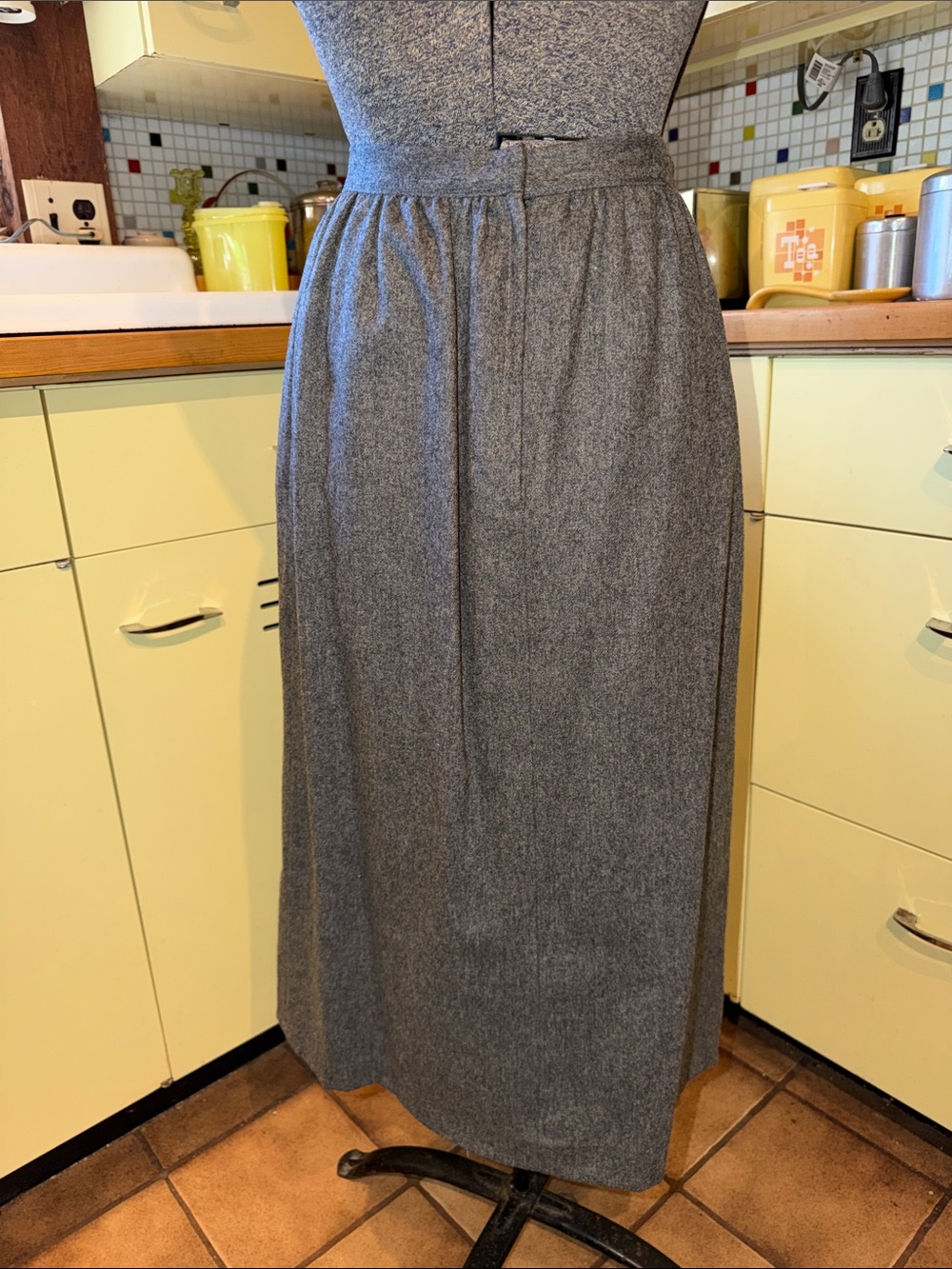 Pierre Cardin Skirt Suit Set Women’s Wool Blend Outfit - Picture 9 of 11
